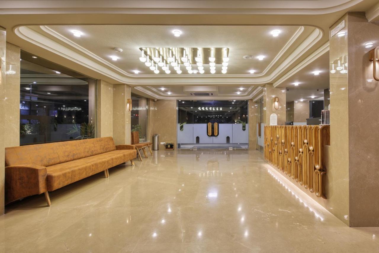 Artilla Inn Ахмедабад Экстерьер фото