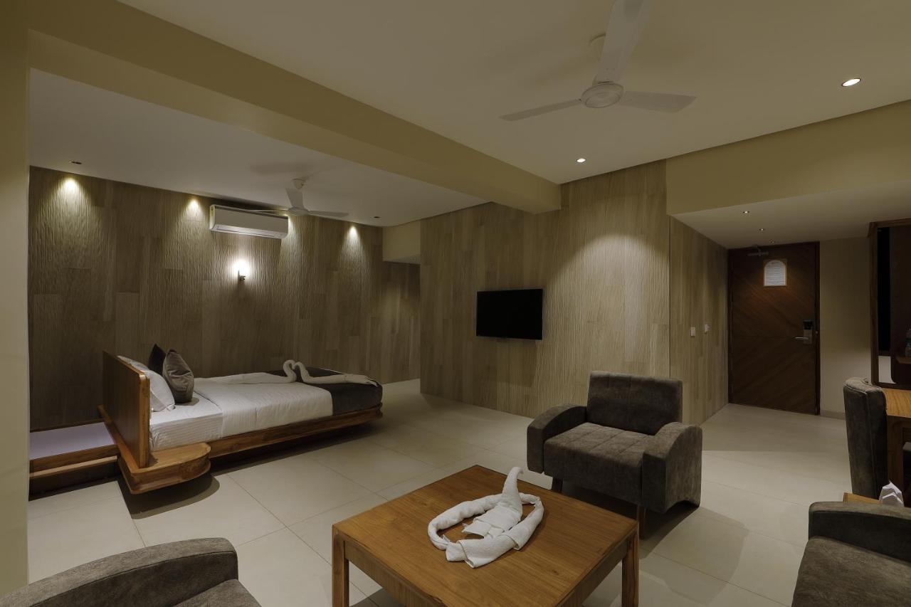 Artilla Inn Ахмедабад Экстерьер фото